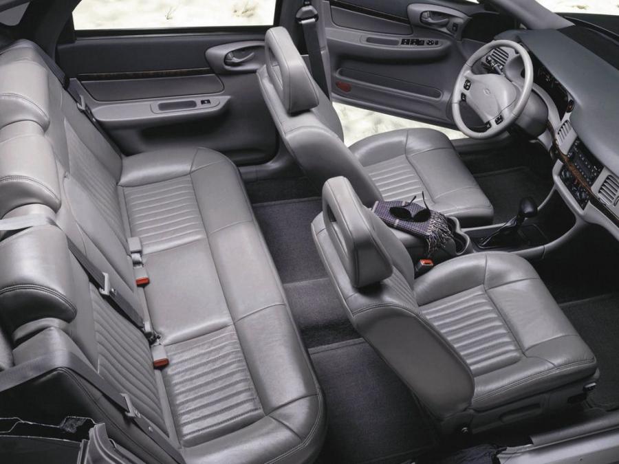  Chevrolet Impala LS 2000 года  (фото 8 из 12)